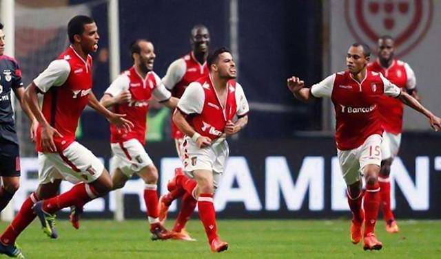 雅尼和佯庇怎样敌挡摩西